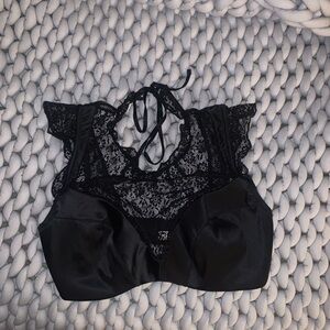 VS Elegant Black Lace Bralette